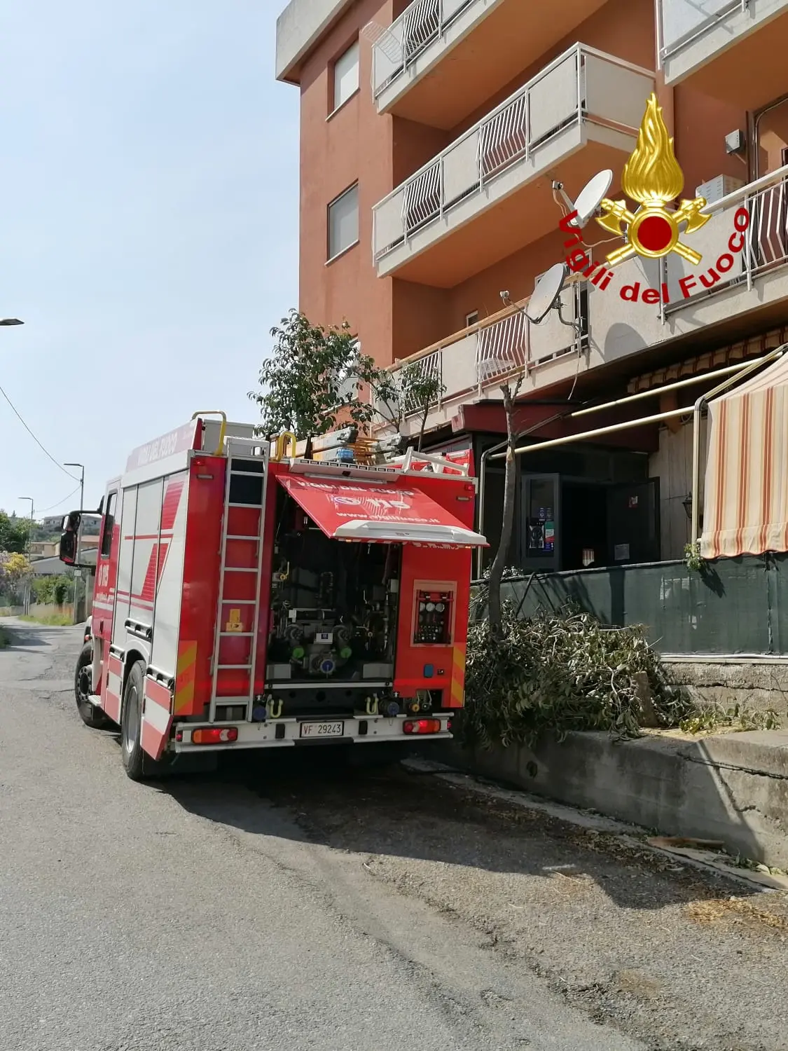 Catanzaro divampa Ristorante e Pizzeria zona sud della città. Intervento dei Vvf e Cc. I dettagli