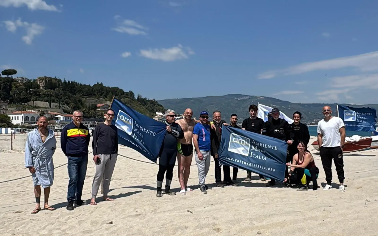 Settimana Verde 2026 di AMI approda nella Baia di Soverato con un’iniziativa di pulizia dei fondali