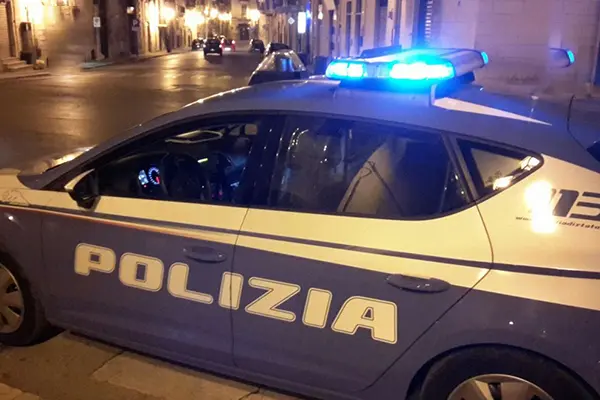 Dai domiciliari continuava a chiedere denaro a vittima