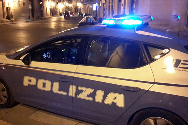 Dai domiciliari continuava a chiedere denaro a vittima