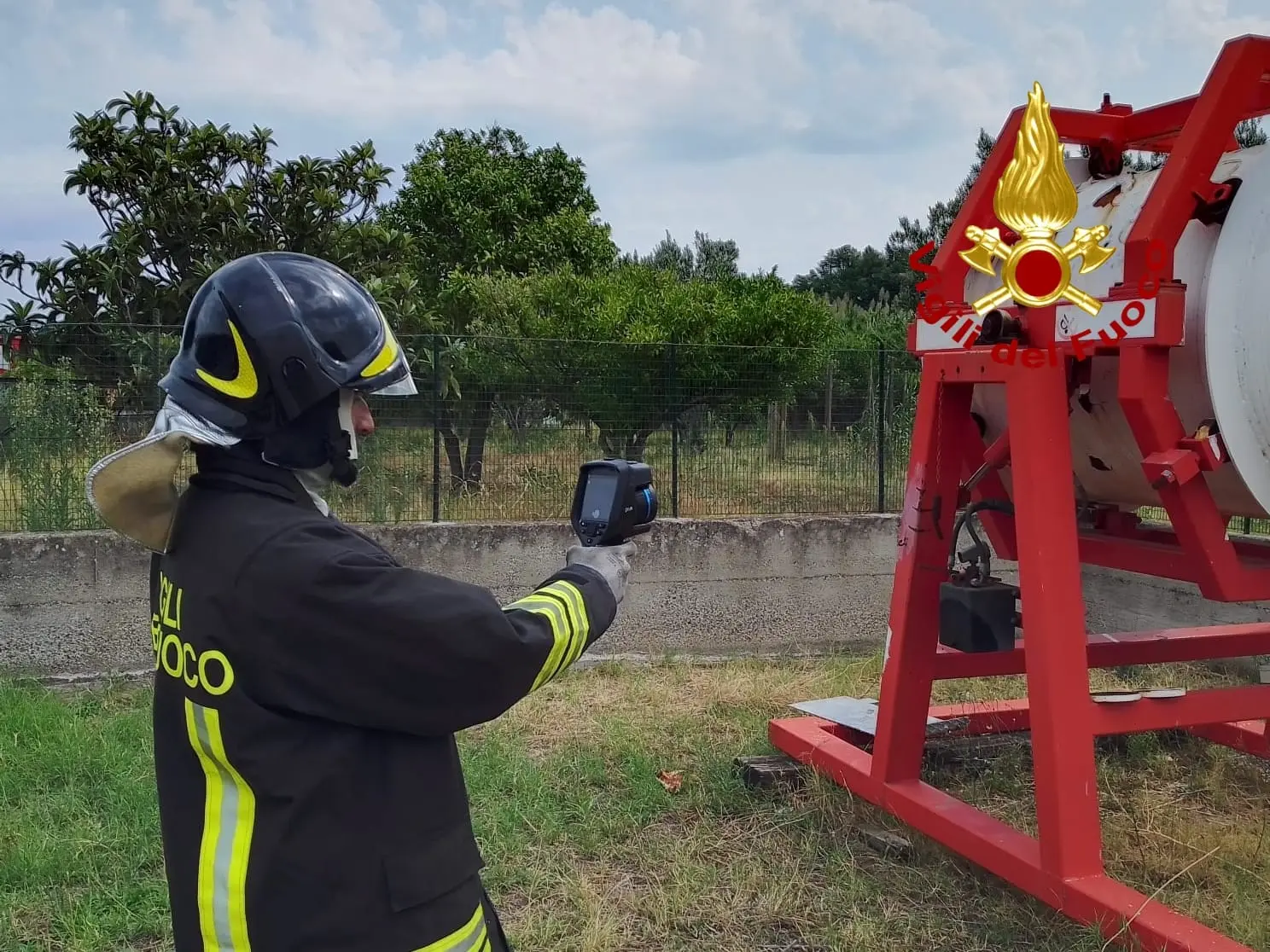 Il Comando Vvf di Catanzaro rientra tra le 8 sedi in Italia di Nucleo Regionale NBCR Avanzato. Foto