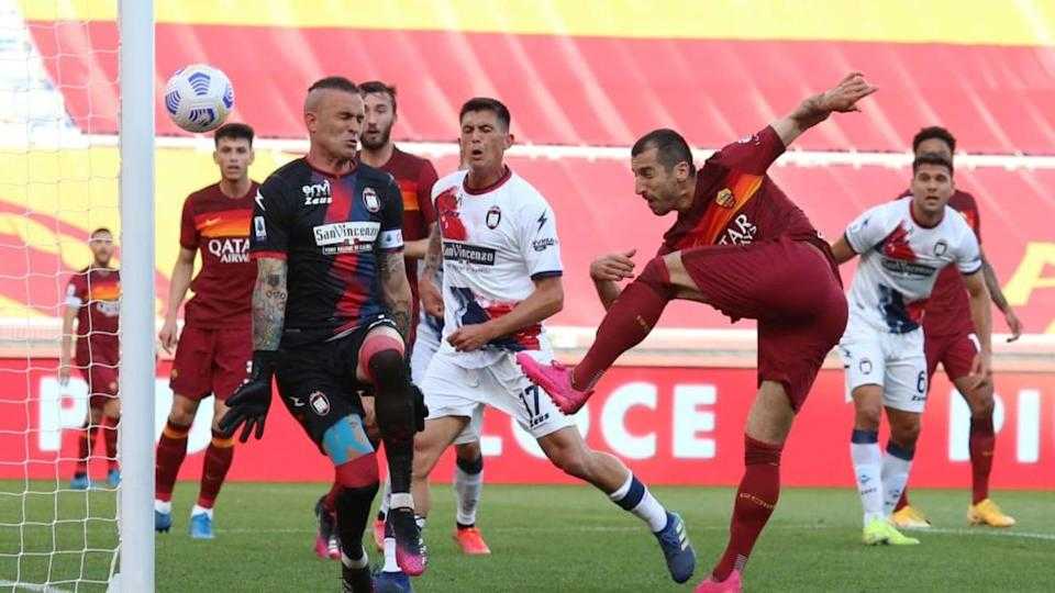 Calcio: Roma, travolge il Crotone 5-0, Doppiette di Pellegrini e Borja Mayoral e uno Mkhitaryan