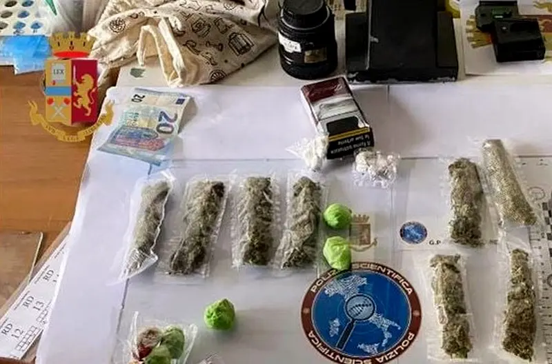 Catanzaro. Droga: in auto con marijuana e cocaina, arrestato