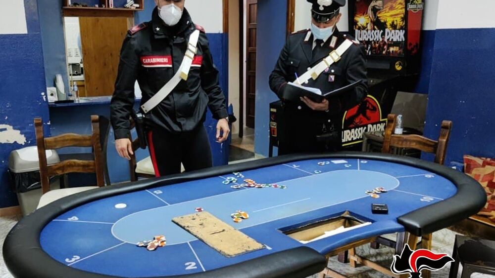 Covid. Calabria, bisca clandestina in appartamento scoperta dai Cc