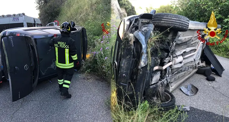 Rocambolesco incidente, auto perde il controllo e impatta sul costone un ferito intervento dei Vvf