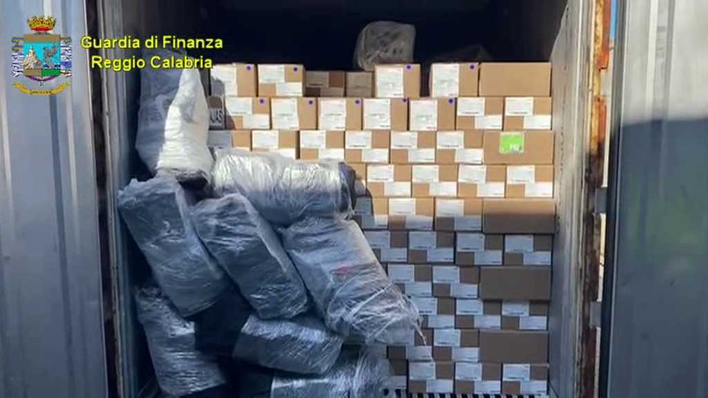 Droga: sequestrati in Albania 400 kg di cocaina dal Brasile