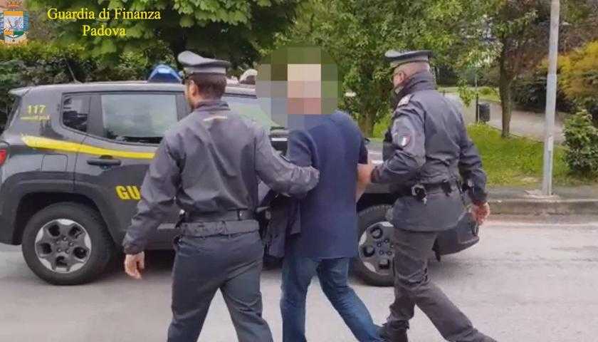 Catanzaro. Droga: in auto con 35 gr eroina, 2 arresti dei baschi verdi