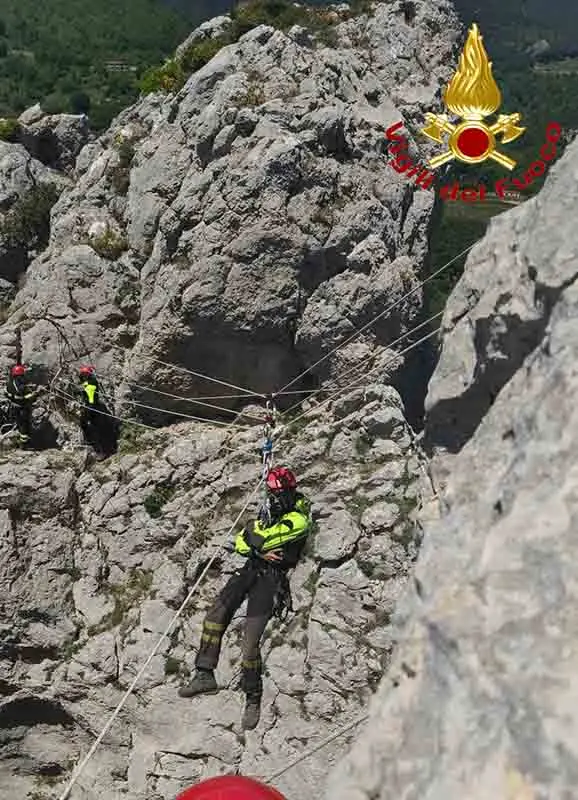 Vigili del Fuoco. Corso di formazione speleo alpino fluviale (SAF avanzato) (Foto e Video)