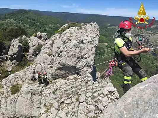 Vigili del Fuoco. Corso di formazione speleo alpino fluviale (SAF avanzato) (Foto e Video)