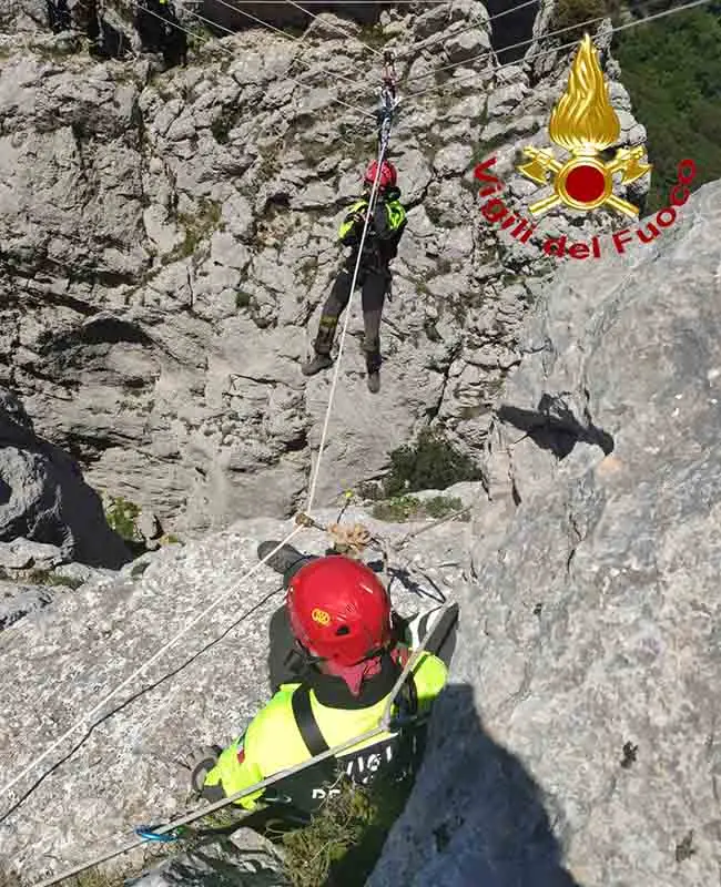 Vigili del Fuoco. Corso di formazione speleo alpino fluviale (SAF avanzato) (Foto e Video)