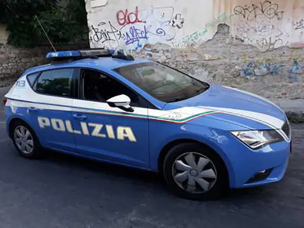 Stalking: perseguita l'ex dopo fine relazione, arrestato. Vittima ha denunciato diverse vessazioni