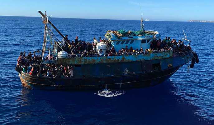 Migranti: Punto e a capo, raffica di sbarchi 14 in un giorno, in hotspot Lampedusa 1.215