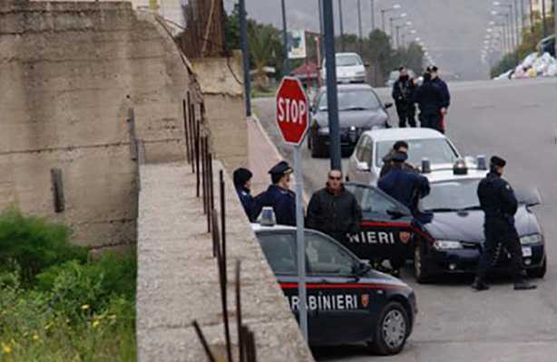 'Ndrangheta: tre arresti per estorsioni nel catanzarese. Sequestrati conti correnti