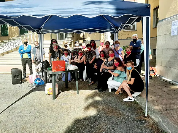 Donne e Diritti. Protesta all'ASP di Cosenza e all'Ospedale di Sa Giovanni in Fiore.