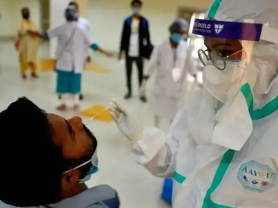 In India avanza la variante Delta plus. E' più contagiosa. Mutazioni comuni con la Beta