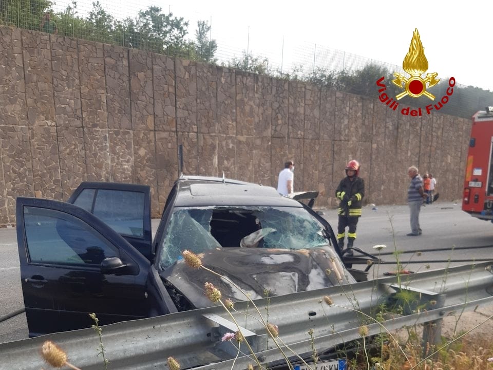 Incidenti stradali. SS713 coinvolte due auto. Bilancio 6 feriti di cui 1 bambino grave. Foto