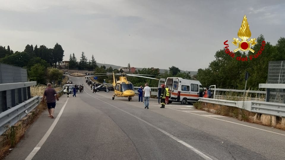 Incidenti stradali. SS713 coinvolte due auto. Bilancio 6 feriti di cui 1 bambino grave. Foto