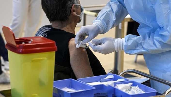 Covid. Vaccini: taglio dosi e vacanze, campagna decelera. Leggi i dettagli