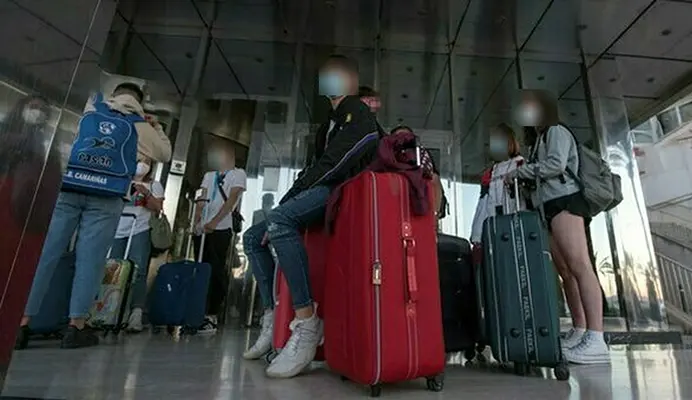 Covid. Studenti positivi bloccati all'estero. Sardegna pensa obbligo test turisti. Leggi i dettagli