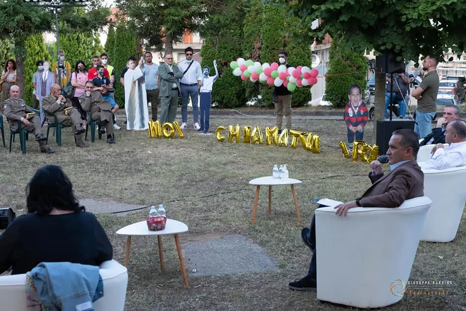 Girifalco, un murales raffigurante Peppino Impastato, ospiti Impastato e Gratteri