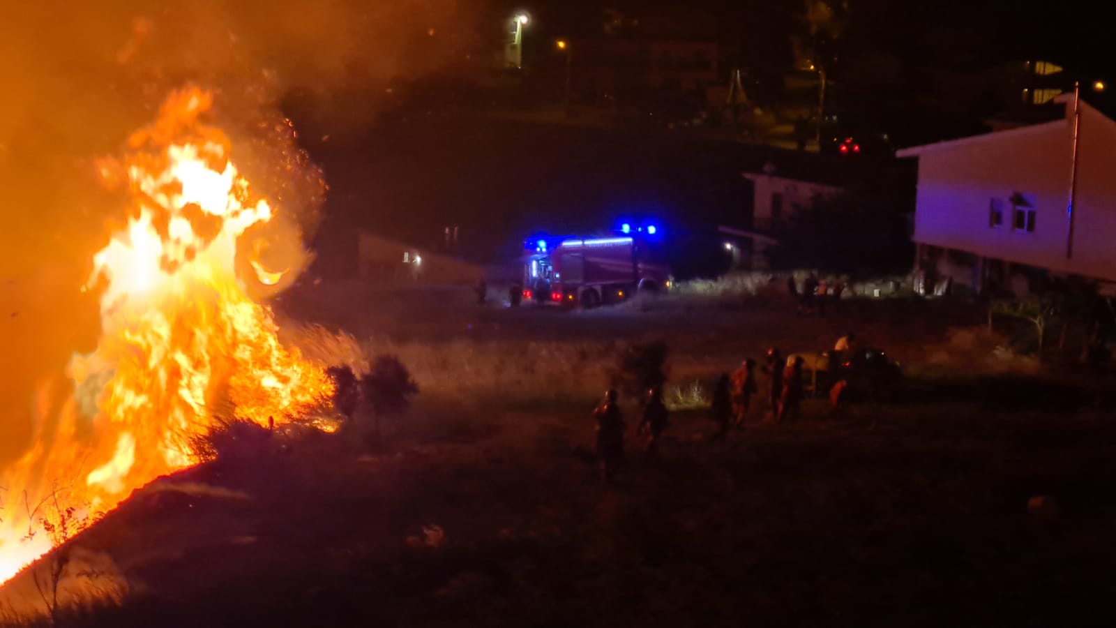 Vvf. Emergenza incendi "Catanzaro, Cosenza, Reggio Calabria, Crotone e Vibo Valentia" I dettagli