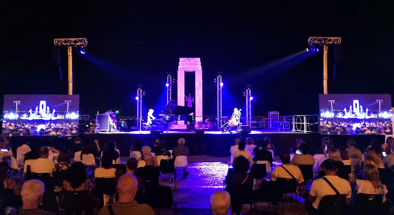 “Fatti Di Musica 2021”: il pianista Remo Anzovino incanta, domani sera arriva Giovanni Allevi!