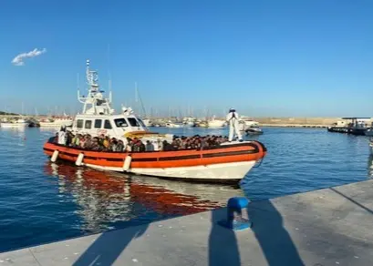 Migranti: sbarco nella Locride, arrivati in un centinaio
