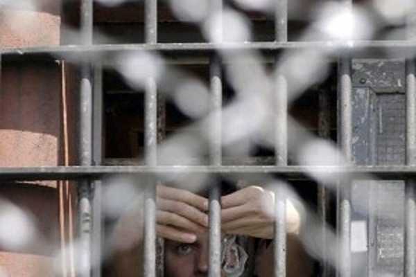 Carceri: Osapp, trasferire detenuti violenti con gli agenti.