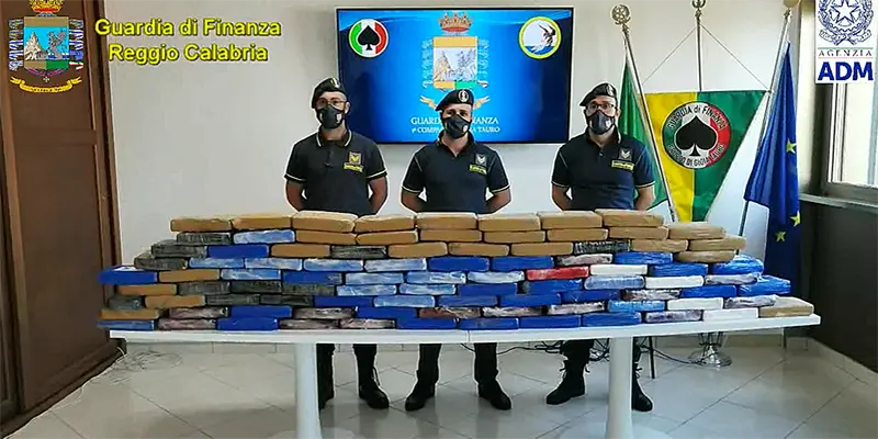 Droga:108 kg di cocaina sequestrati nel porto di Gioia Tauro