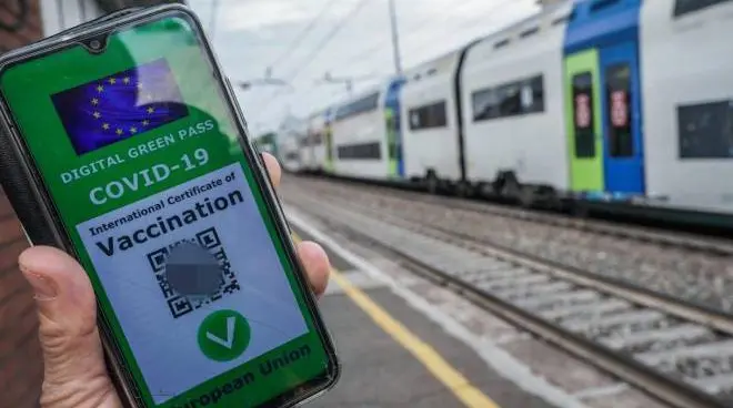 Da 1/9 obbligo Green pass trasporti, protesta no vax 'Bloccheremo le stazioni'.