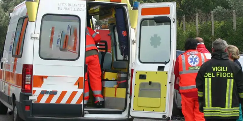 SS106 scontro auto e due Motocicli. morto un Carabiniere, grave comandante vigili