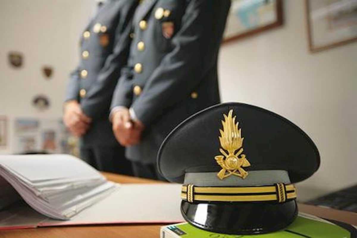 Ufficiale Guardia di finanza suicida in caserma a Reggio Calabria