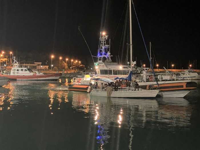 Migranti: nuovo sbarco nella Locride, arrivati in 80. Soccorsi al largo da Guardia costiera
