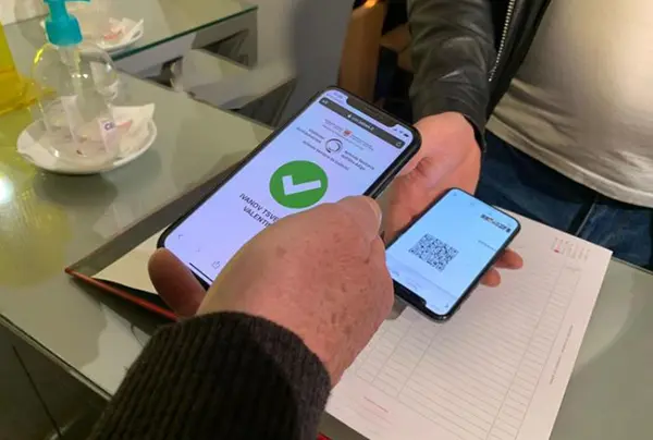 Debutta Green pass a scuola, primi docenti respinti. Frangia "irriducibili" si assottiglia