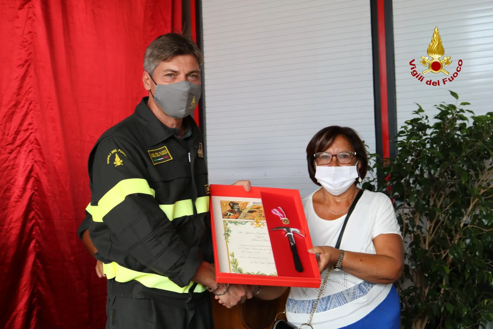 Cambio di guardia al comando dei Vvf di Catanzaro. L'ing. Bennardo subentra a Cuzzocrea. Foto