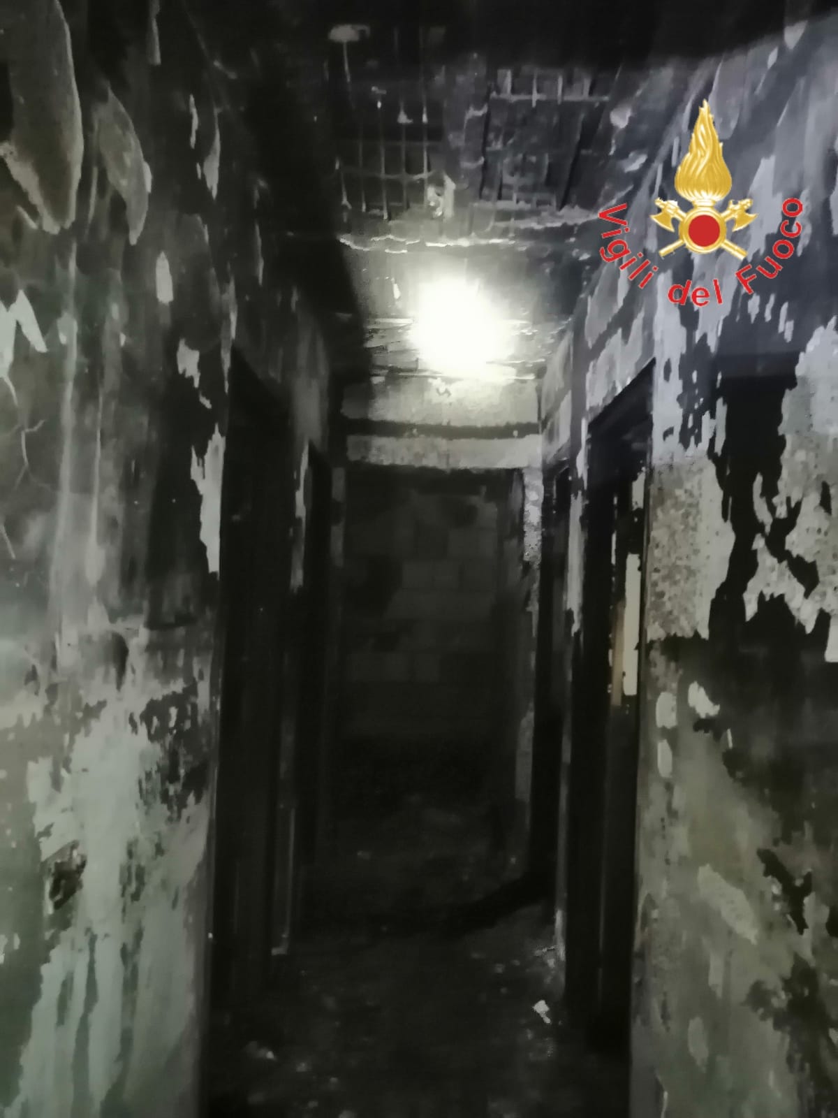 Miglierina. Rogo appartamento, evacuate sei famiglie. Intervento dei Vvf. Foto