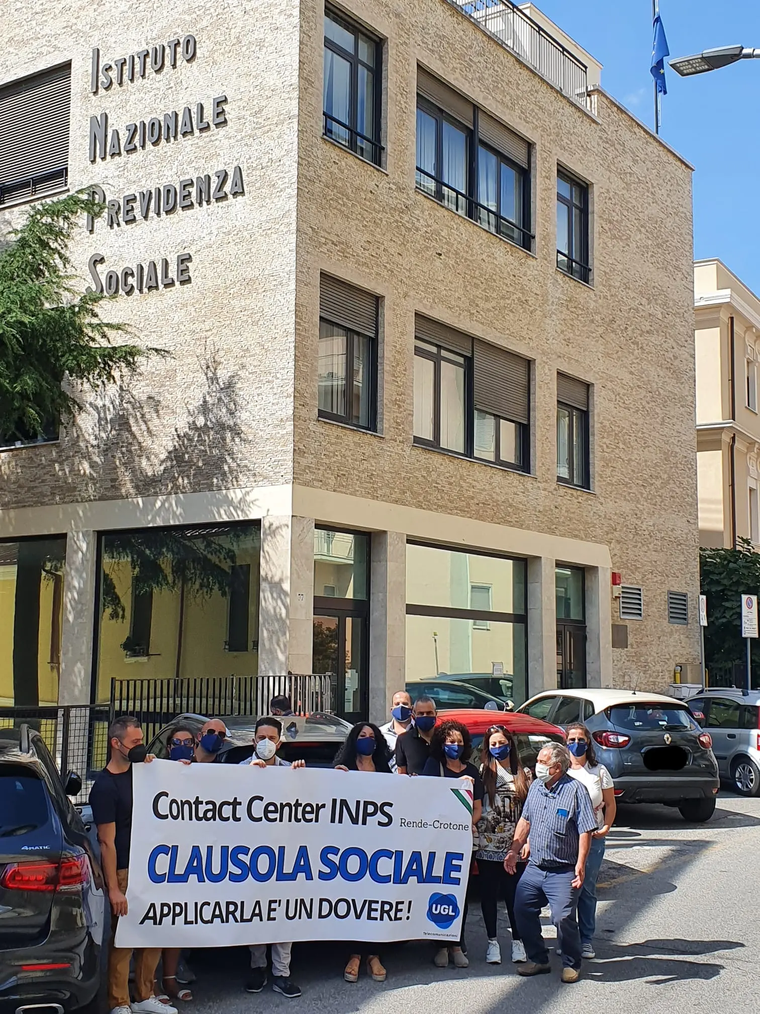 Flash Mob sede INPS Catanzaro applicazione clausola sociale contact center