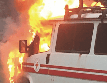 Incendio ambulanza Cri, mezzi in parcheggio regione Calabria