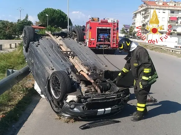 Incidenti stradali. SP241 2 le auto coinvolte, bilancio 4 feriti. Intervento dei Vvf, Suem118 e Cc