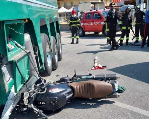 Grave incidente stradale sulla SS106. L’elisoccorso sul posto