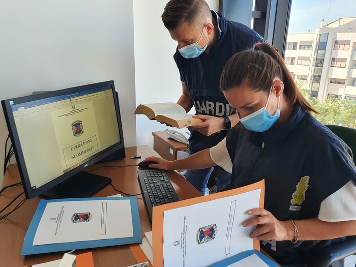 Mafia e scommesse, confisca beni a figlio cantante boss Bari