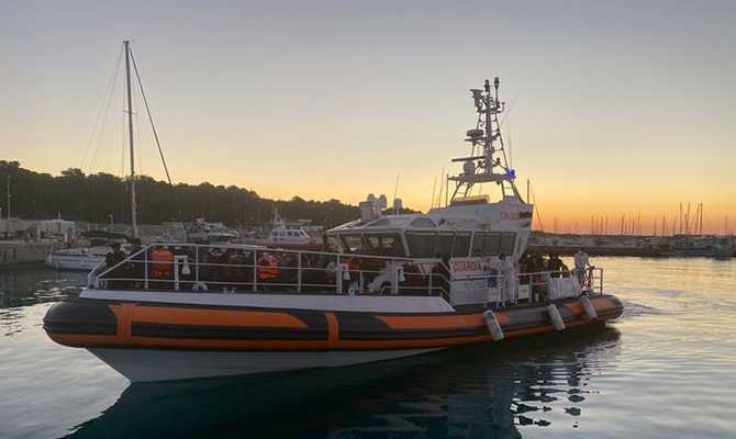 Migranti: doppio sbarco nella Locride, arrivati in 100
