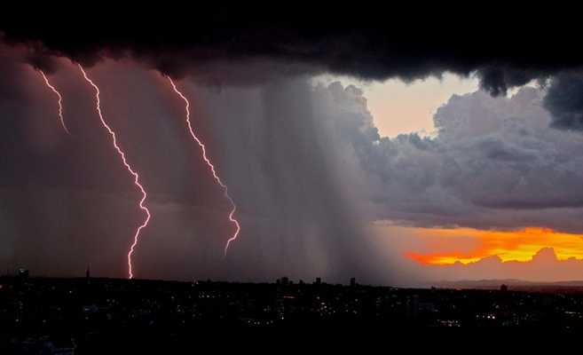 Meteo: irrompe l'autunno con un vortice carico di temporali. Ecco l’evoluzione