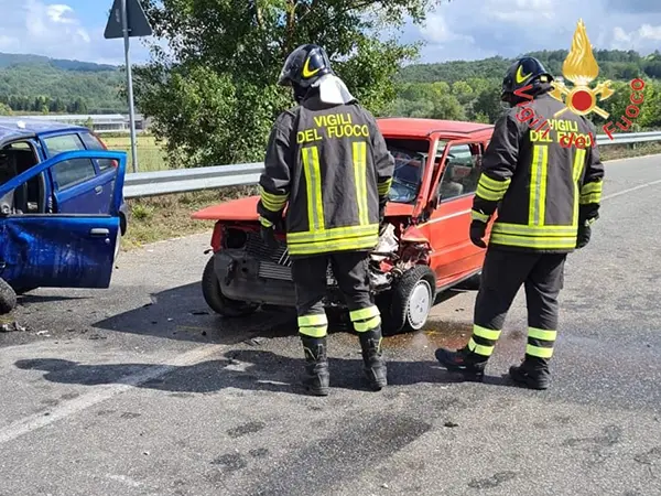 Incidenti Stradali. Decollatura-Soveria Mannelli, SP66 scontro tra 2 auto, bilancio 2 feriti. Interventi dei Vvf e elisoccorso