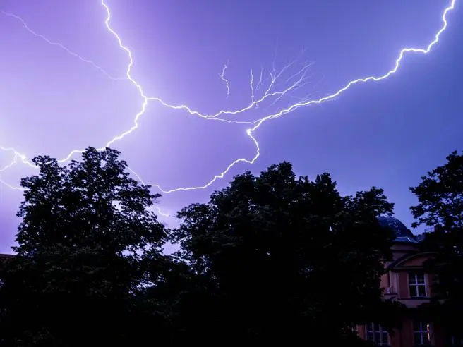 Meteo: Weekend, vortice localmente temporalesco sulle regioni meridionali, specie la Puglia, Basilicata e Calabria.