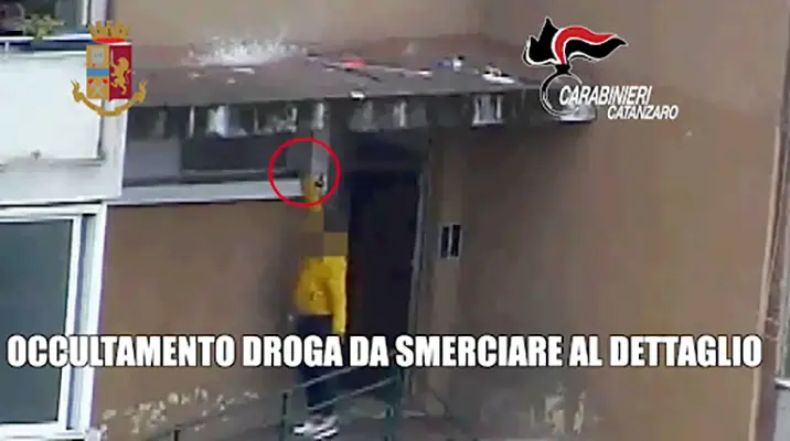 Droga, Catanzaro. Operazione “Aesontium”, 2 i gruppi di spacciatori sgominati