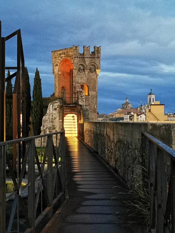 Cardamone: la mostra “Vedi Catanzaro e poi Scatti” ha esaltato le bellezze della città. (Video)