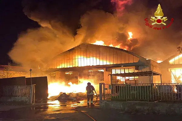 Uomo morto per incendio in Calabria, trovato carbonizzato. Leggi i detagli