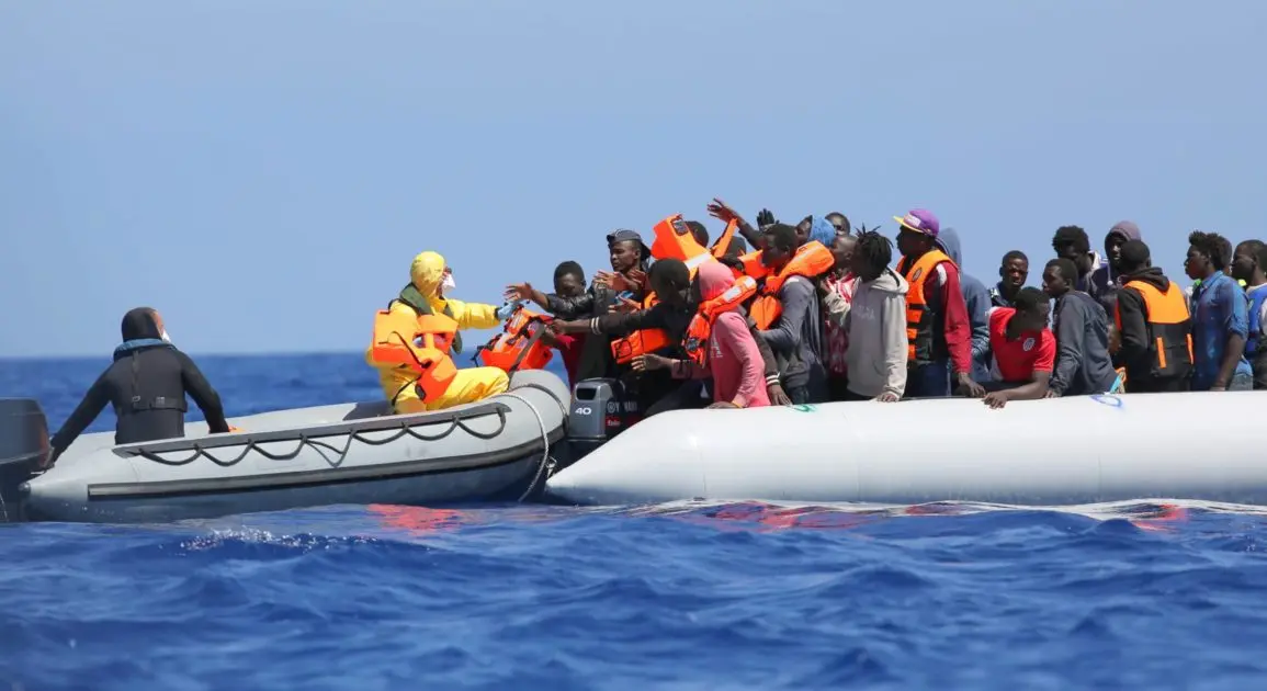 Barconi alla deriva, 500 migranti sulle navi delle Ong