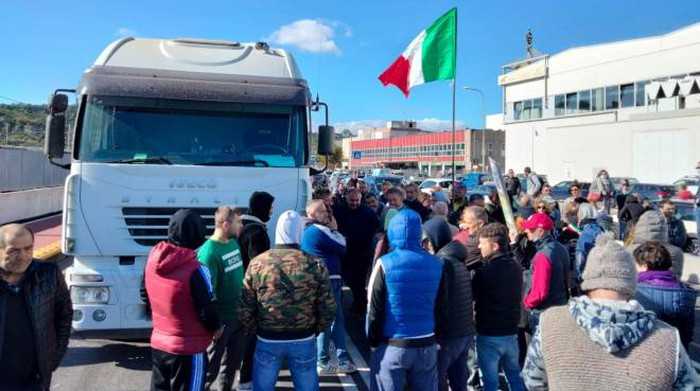 Green pass: altre 30 multe per blocchi al porto di Ancona